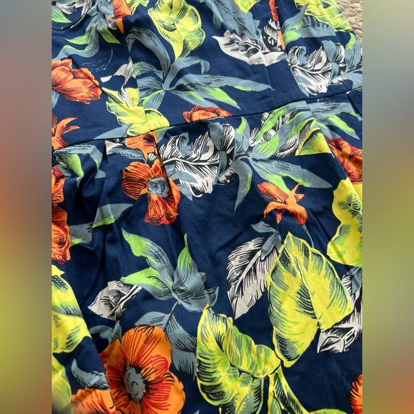 FRENCH Connection • Wizard Strapless Tropical Mini Dress • 8 - Picture 5 of 9